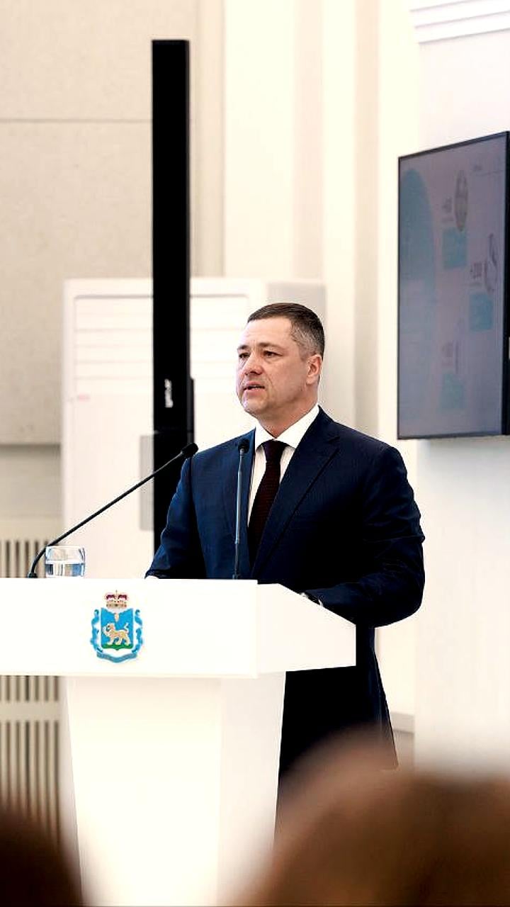 Виктор Емельяненко и Кирилл Перов обсудили патриотическое воспитание и гуманитарную помощь