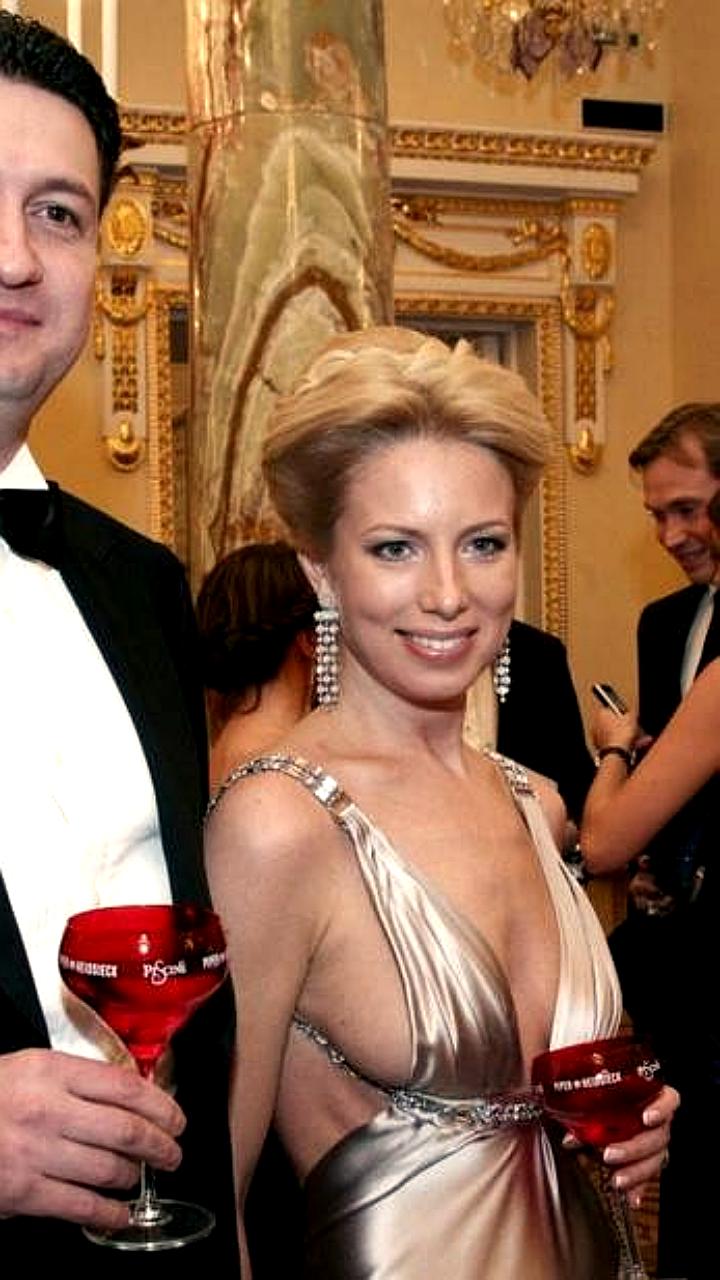 Светлана Захарова вернула девичью фамилию и обновила данные в ИП