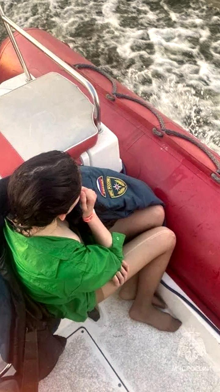 Спасение 16-летней девушки из Волги в Нижнем Новгороде
