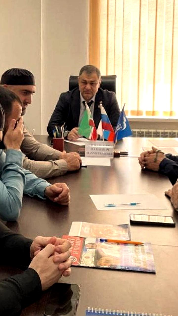 Депутаты ЛДПР и «Единой России» проводят приемы граждан для решения социальных вопросов