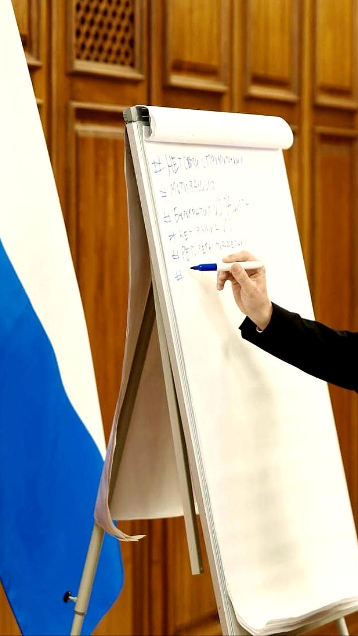 Юрий Трутнев и Илья Купряшкин обсуждают развитие науки и технологий на Дальнем Востоке