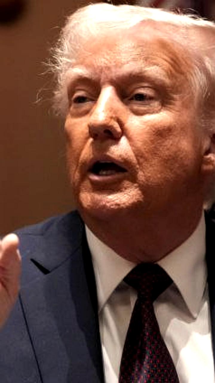 Администрация Трампа рассматривает введение ускоренной визы за $1000 с возможными юридическими рисками