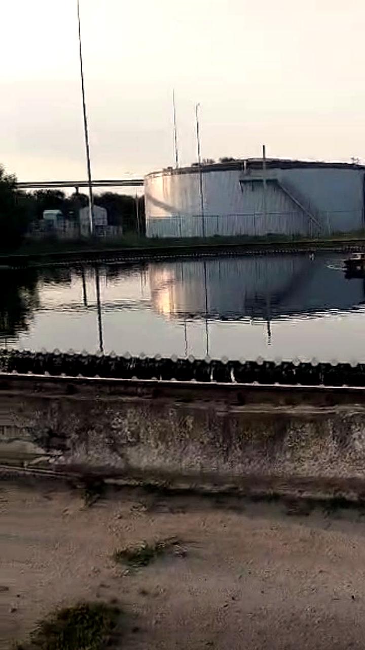 Жители Новосибирска и других городов жалуются на неприятные запахи и требуют контроля выбросов