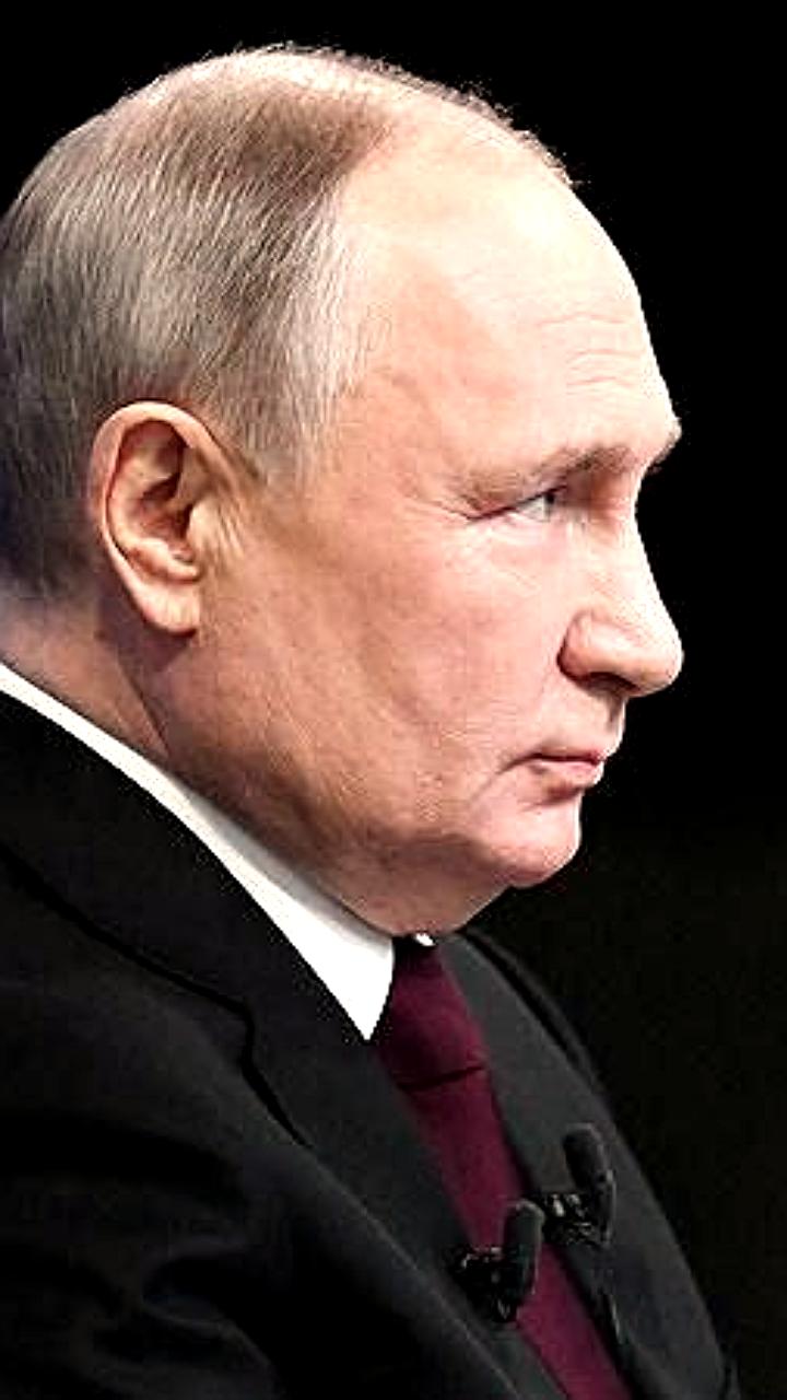 Путин подписал закон о новых отчетах для управляющих компаний