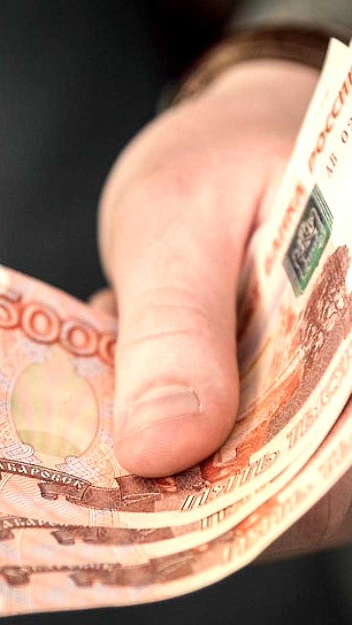 Повышение зарплат бюджетников в ЛНР и Ярославле в 2025 году