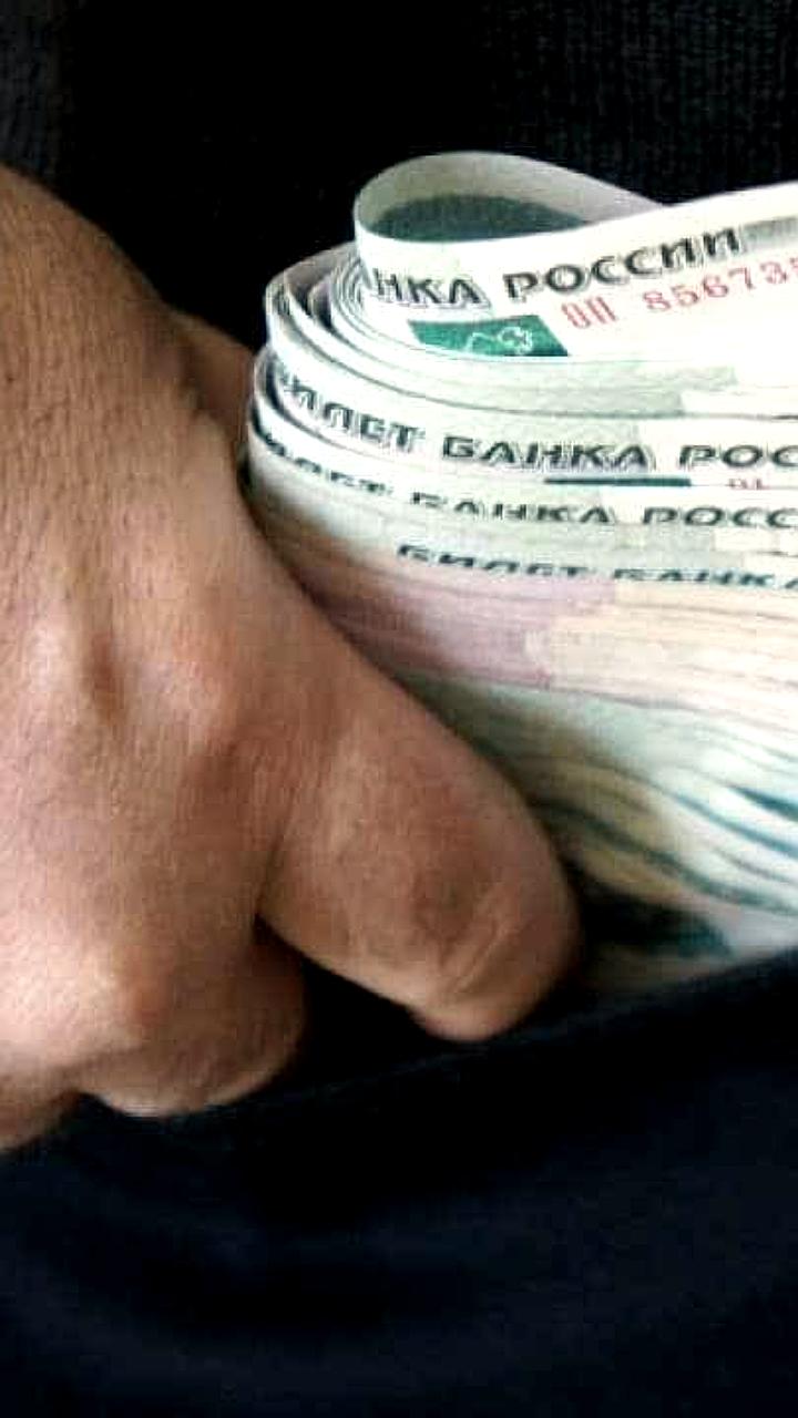 Директор фирмы погасил задолженность по зарплате после расследования