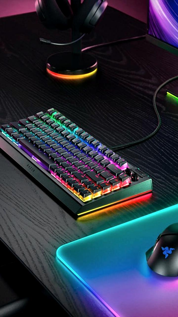 Razer представила первую механическую клавиатуру BlackWidow V4 75% для кастомных сборок