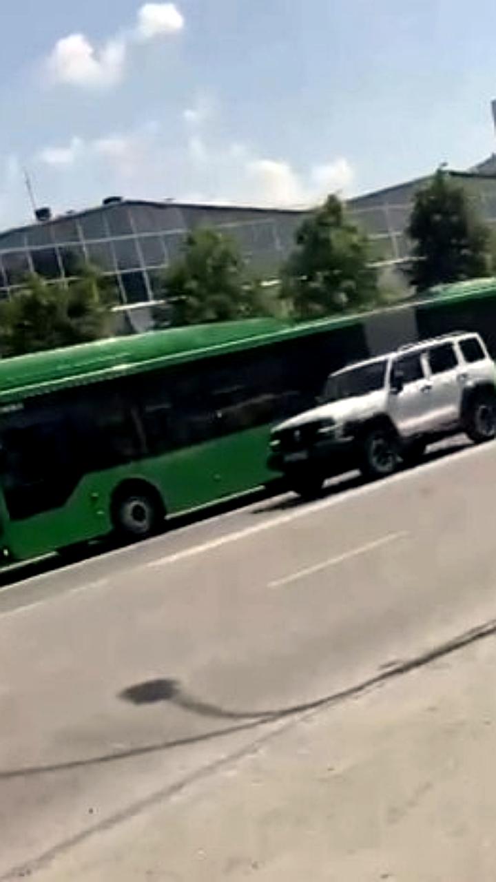 В Екатеринбург прибыли первые автобусы-гармошки для маршрутов №49 и №51