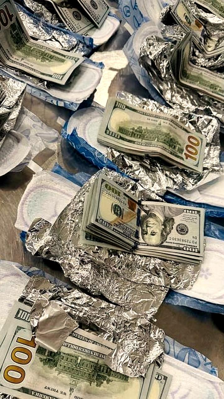 Белорусская гражданка пыталась незаконно ввезти $22 тысячи в упаковках с гигиеническими принадлежностями
