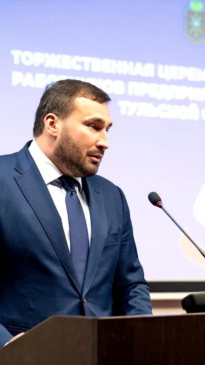 Губернатор Тульской области наградил работников предприятий медалями за заслуги