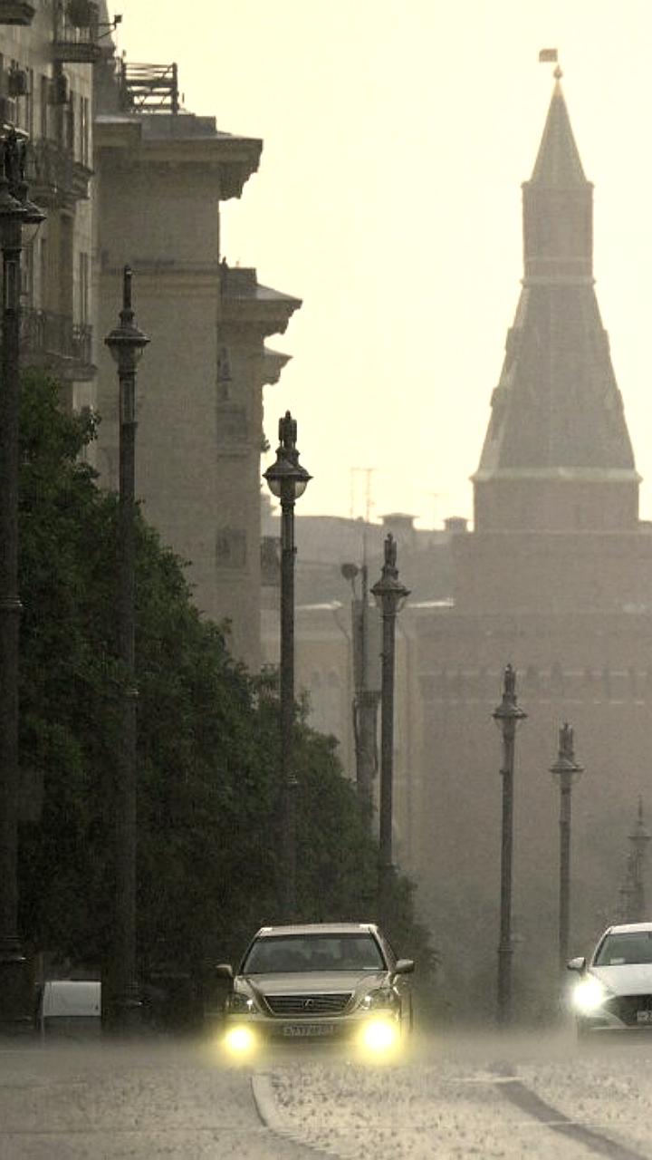 Непогода в Москве: горожан призывают к осторожности