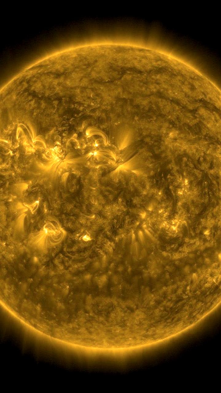 На Солнце зафиксирована вспышка M6.8, ученые предупреждают о возможных повторениях