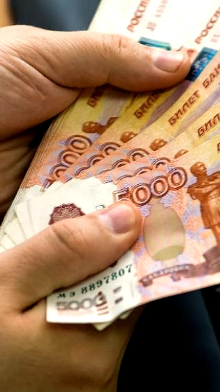 Медианная зарплата россиян в 2024 году составила 56,4 тыс. рублей, что на треть ниже средней