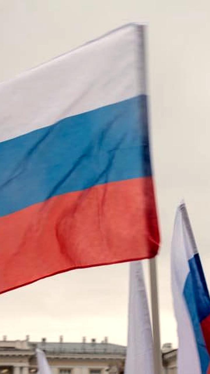 В Госдуме предложили ввести единую спортивную форму для школьников в цветах российского флага