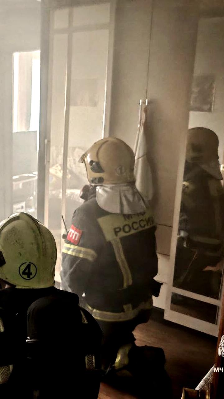 Пожарные успешно ликвидируют возгорание в Тирасполе и Томске с помощью местных жителей