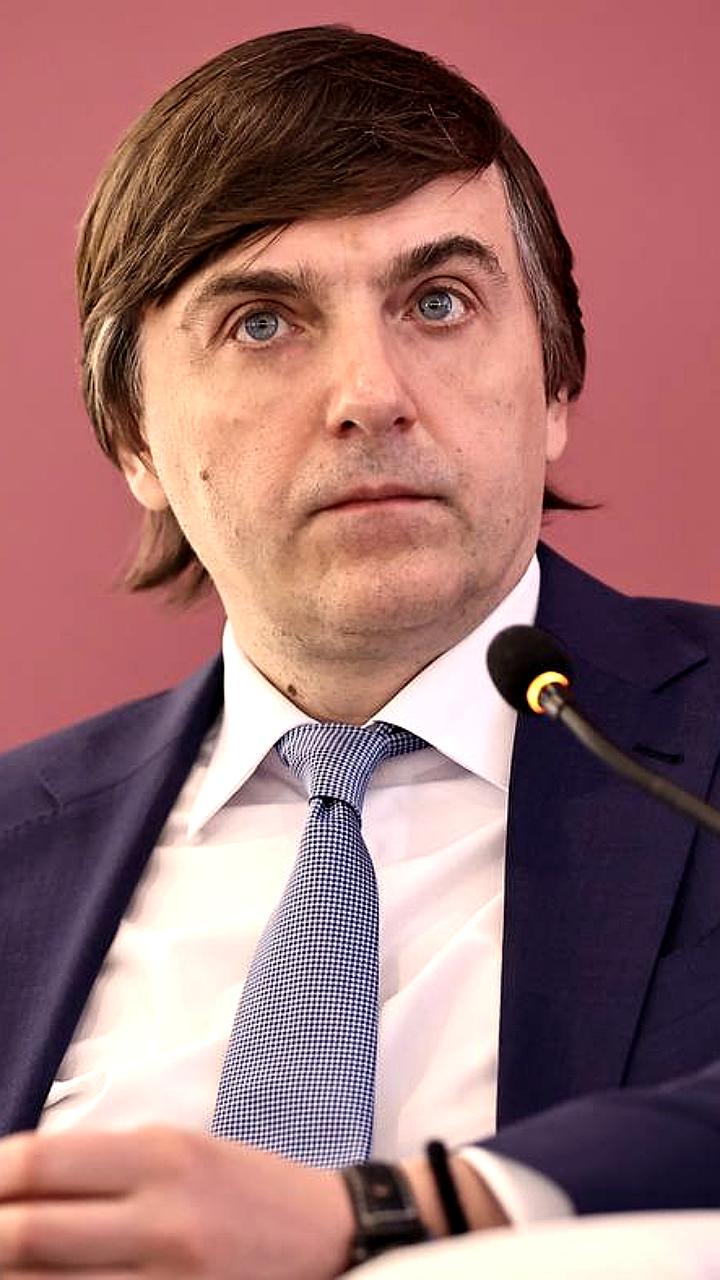 Обсуждение привлечения молодежи в науку на ПМЭФ 2025