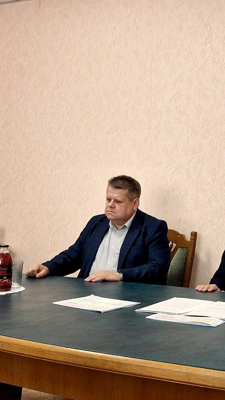 Парламентарии Чеченской Республики обсуждают развитие образования и решают проблемы местных жителей