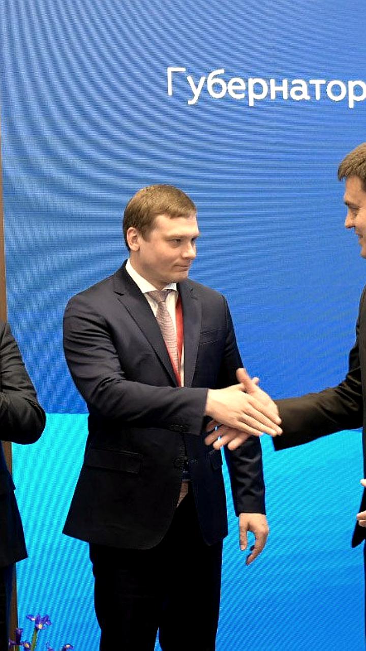 Пакистан запускает грузовой поезд в Россию через коридор 'Север - Юг'
