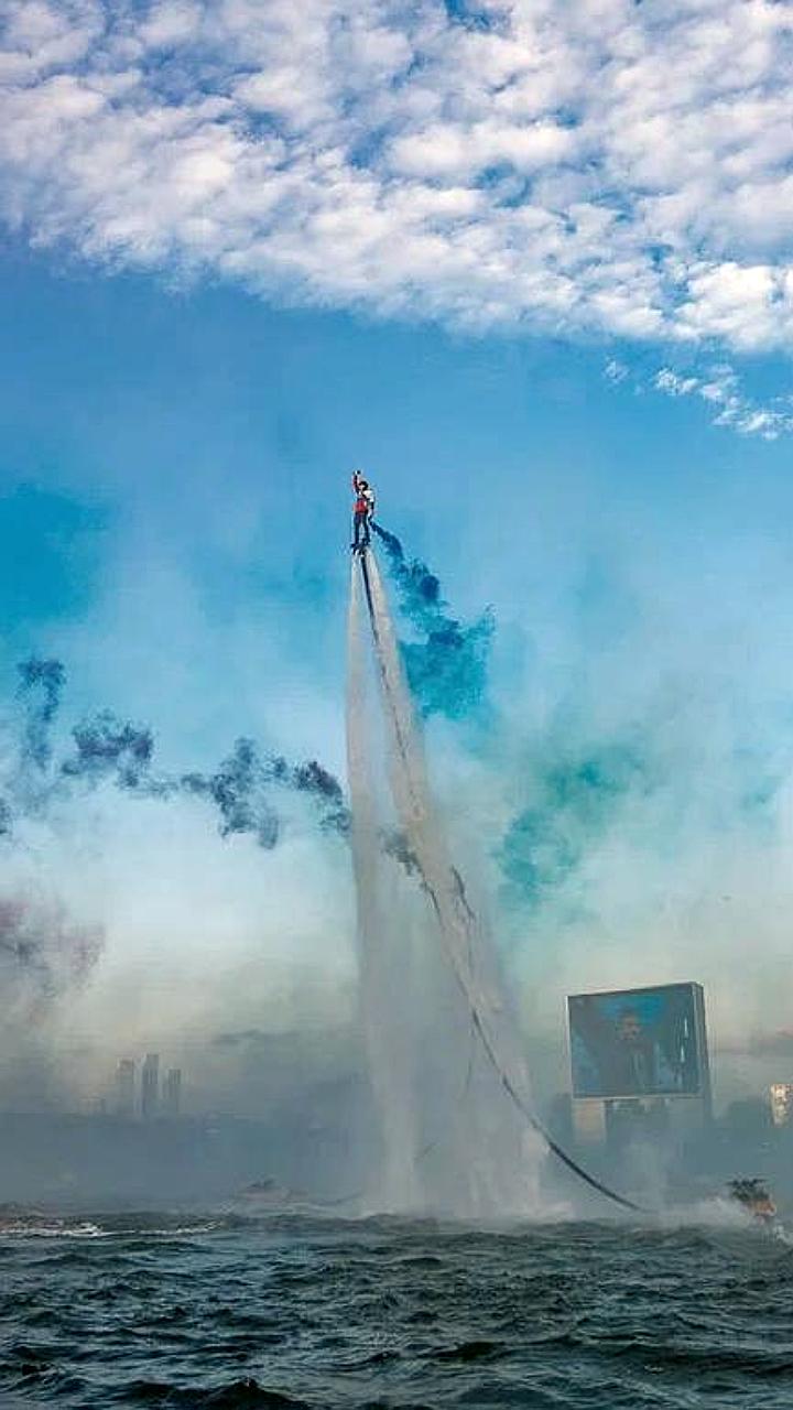 Водный фестиваль 'Две реки' в Москве: заплывы, выступления и мастер-классы