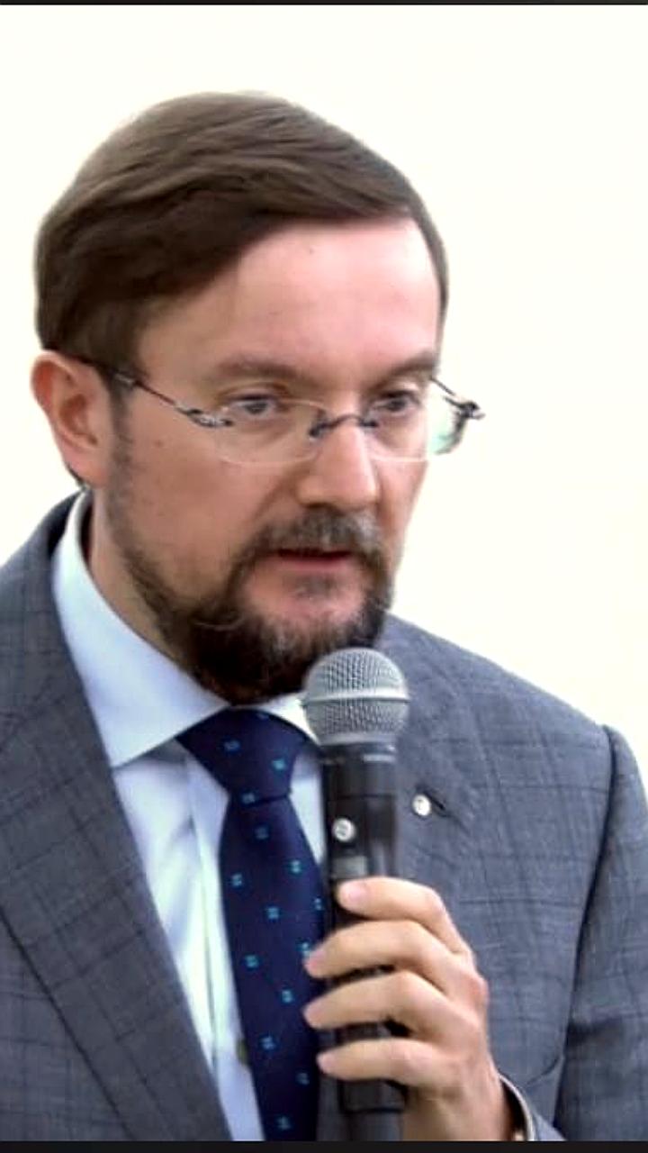 Ксения Собчак шутит о 'голой вечеринке' на бизнес-завтраке Сбера