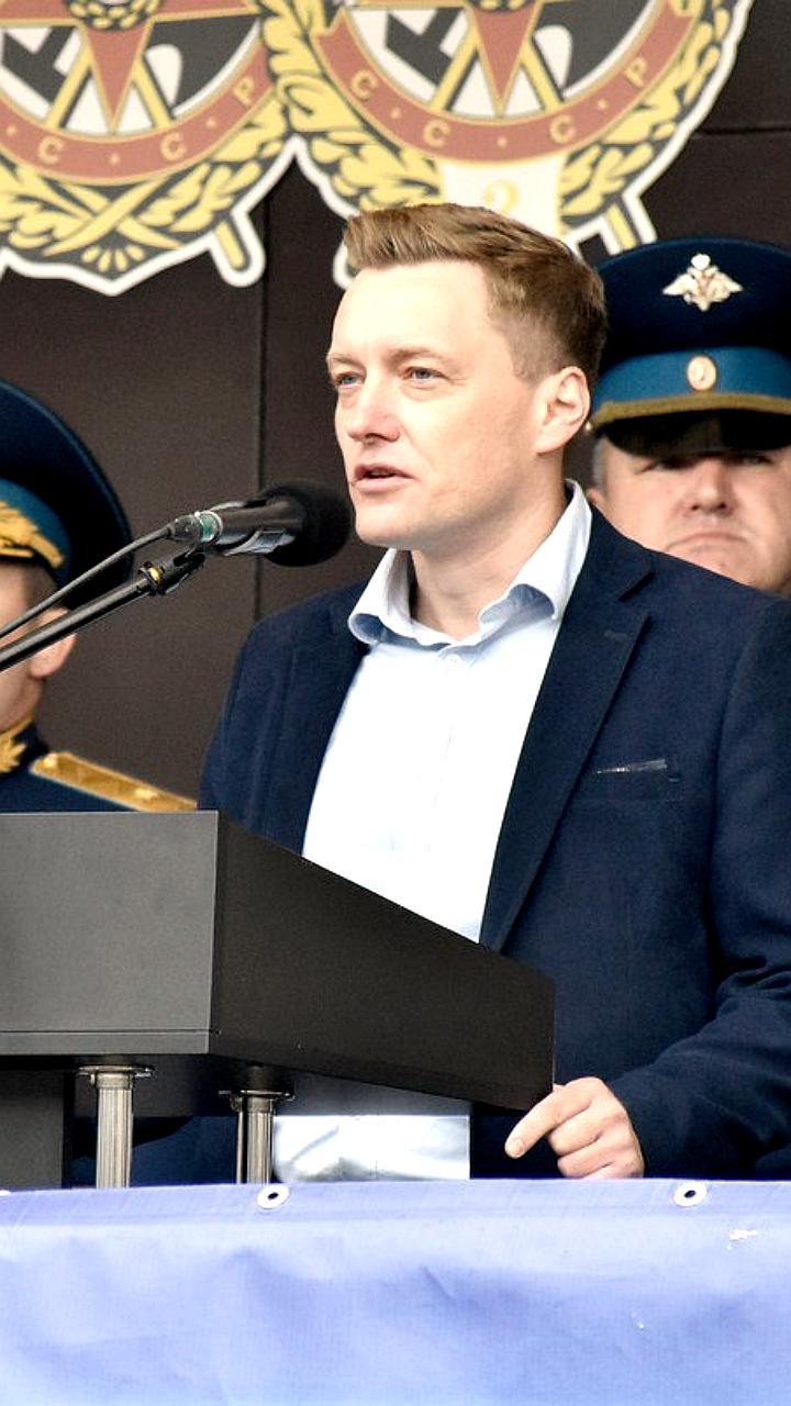 Выпускники суворовских училищ Екатеринбурга и Тирасполя получили медали и напутствия