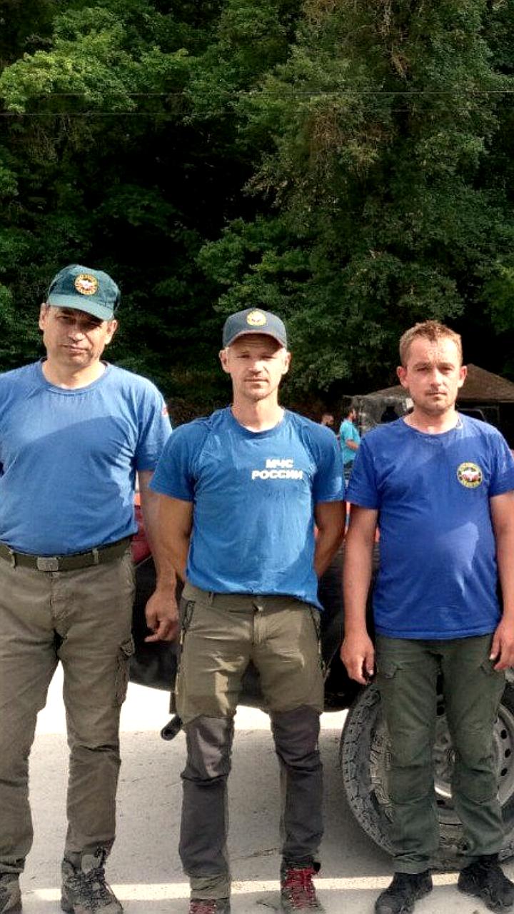 Спасатели МЧС России оказали помощь женщине с травмой в горах Крыма