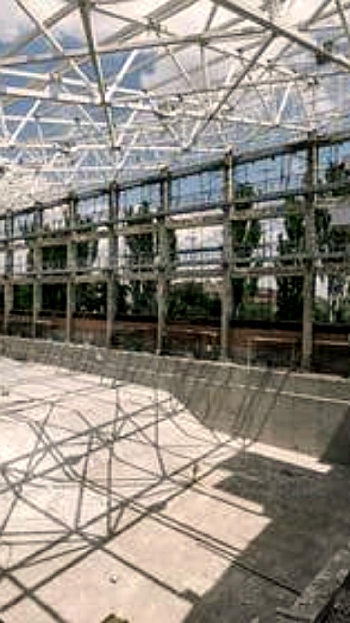Санкт-Петербург завершает восстановление драмтеатра и спорткомплекса 'Нептун' в Мариуполе