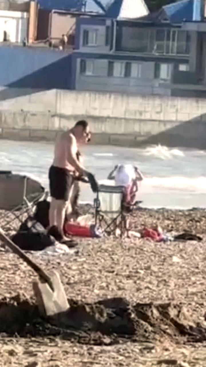 Во Владивостоке мужчина оштрафован за самовольное строительство киоска на пляже