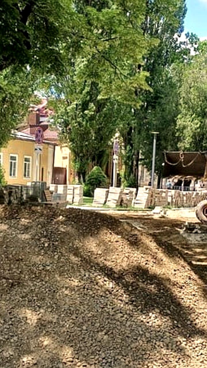 Замена плитки на проспекте Октябрьской Революции в Ставрополе завершится к 1 июля