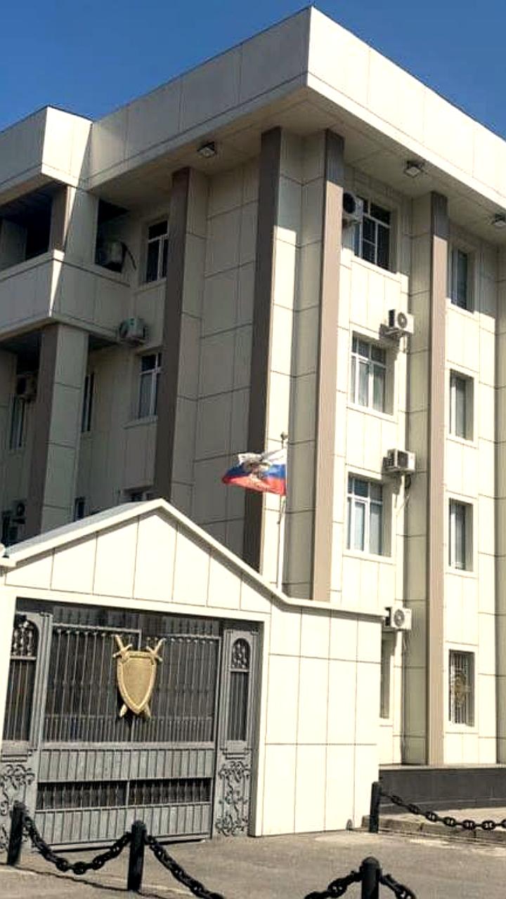 Суд в Республике Алтай взыскал 800 тысяч рублей с экс-сотрудника МВД, в Дагестане арестован чиновник за взятку в 7 млн рублей