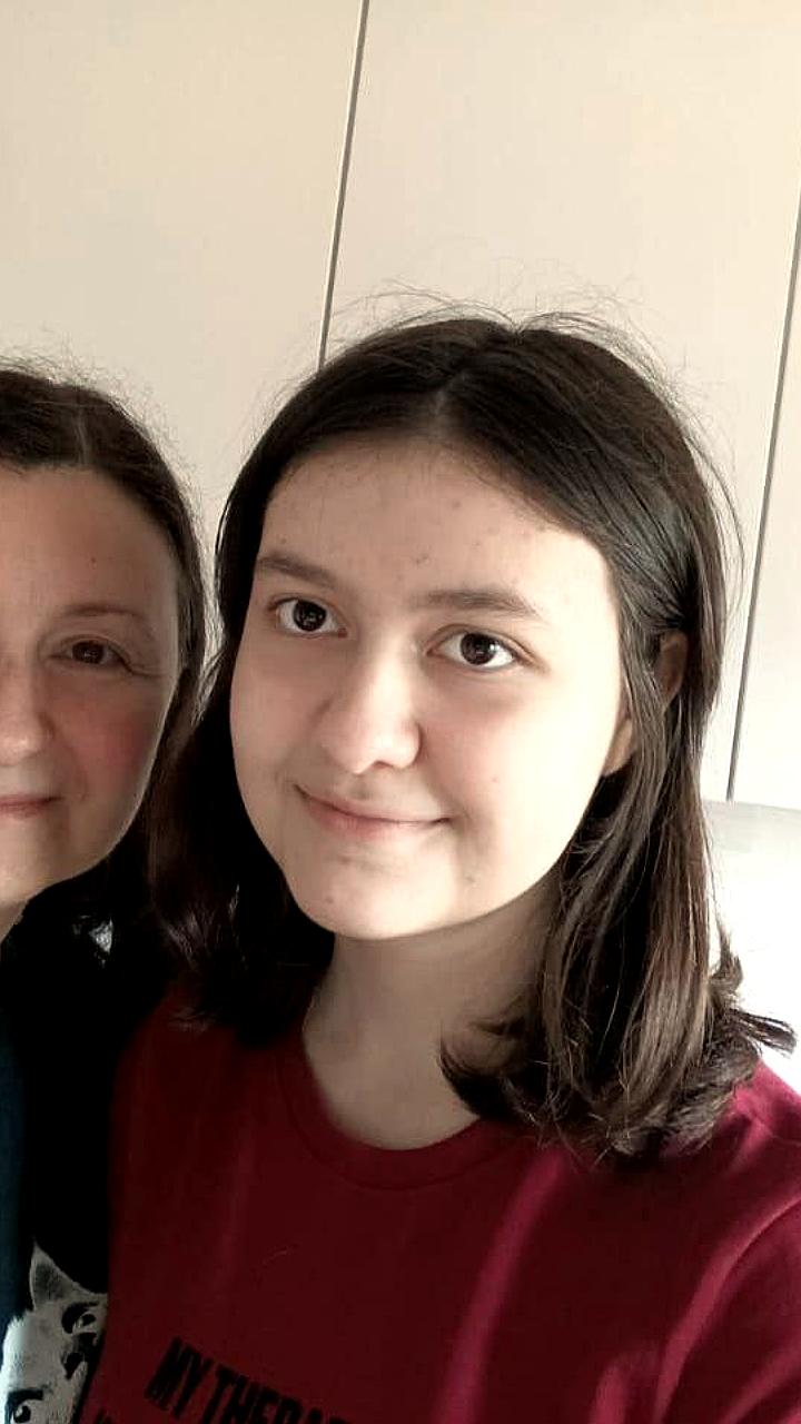 16-летняя Аня Журавлёва отпущена под подписку о невыезде после жестокого обращения в СИЗО