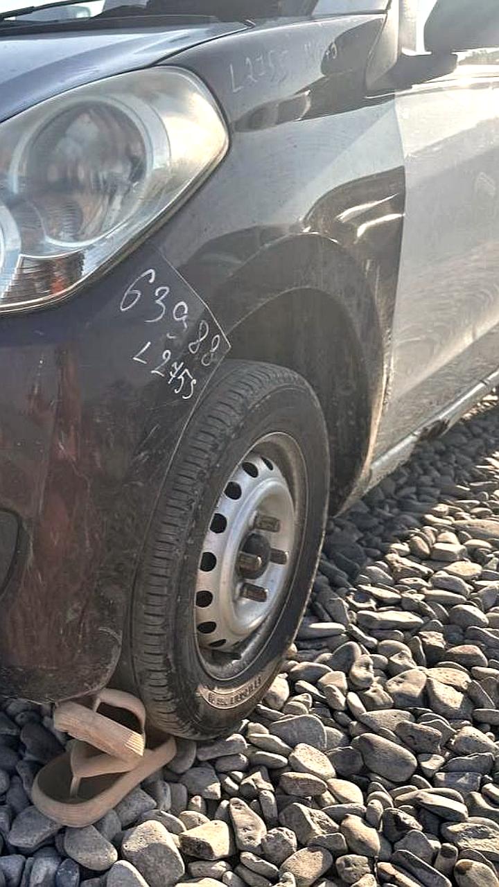 Водитель на пляже Патрокл во Владивостоке едва не наехал на отдыхающих
