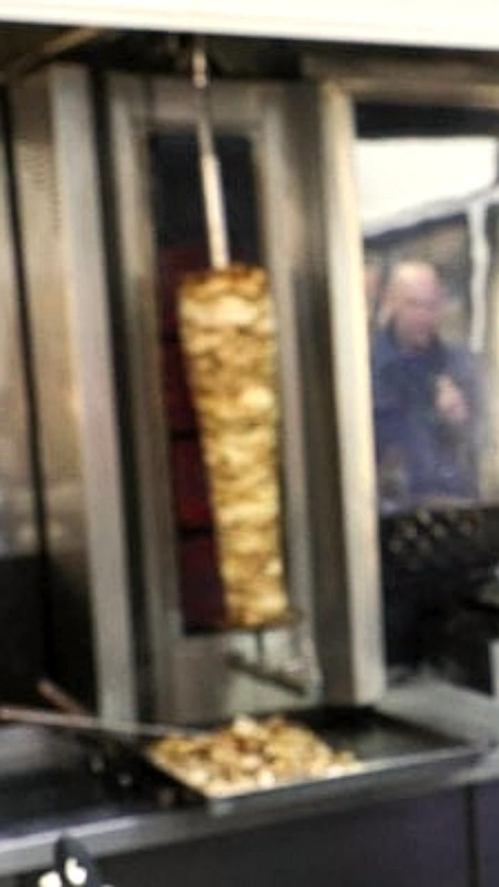 Закрытие шаурмечной у метро «Октябрьская» из-за превышения норм микроорганизмов