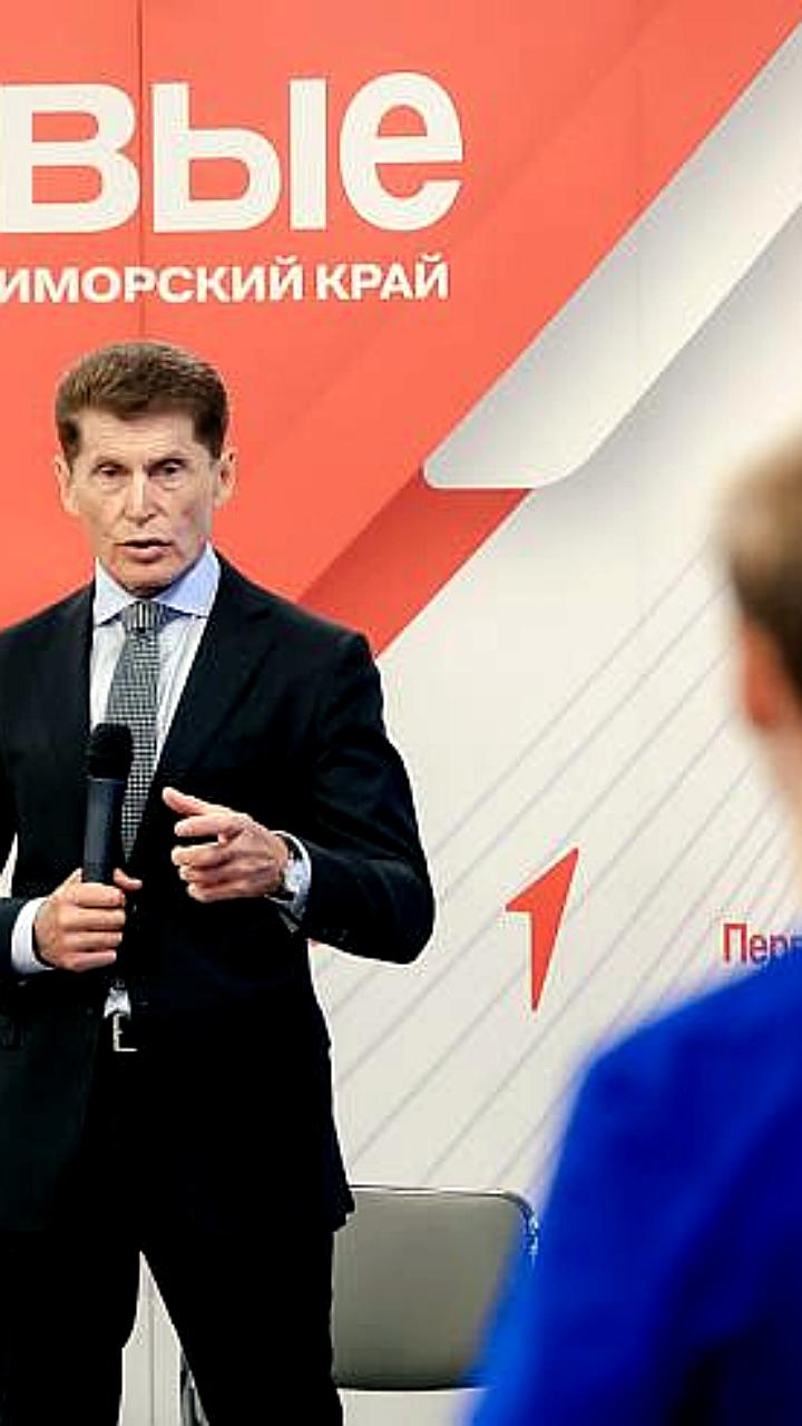 Олег Кожемяко обсудил преемственность поколений с активистами «Движения Первых»