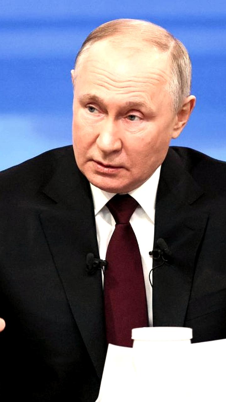 Путин наградил жителей Челябинской и Воронежской областей