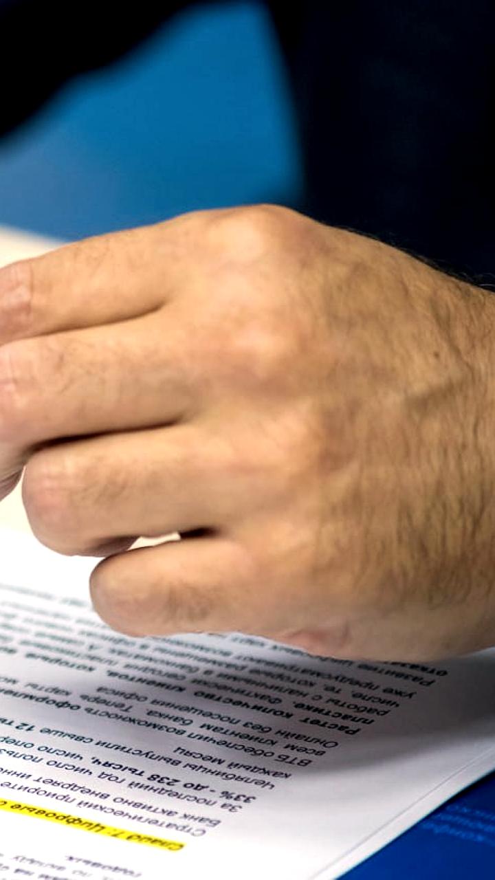 Топ-менеджеры и рабочие специальности обошли айтишников по зарплатам в Амурской и Челябинской областях
