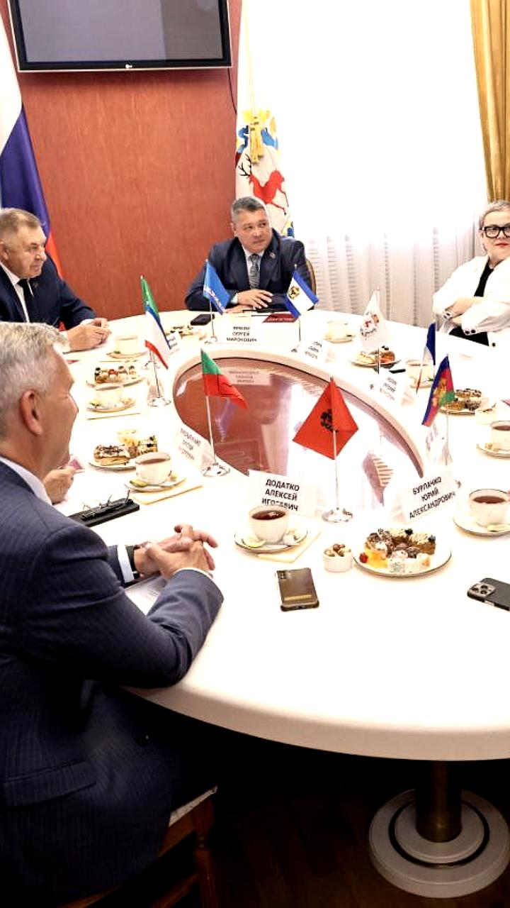 Подписано соглашение о межпарламентском сотрудничестве на XII Форуме регионов России и Беларуси