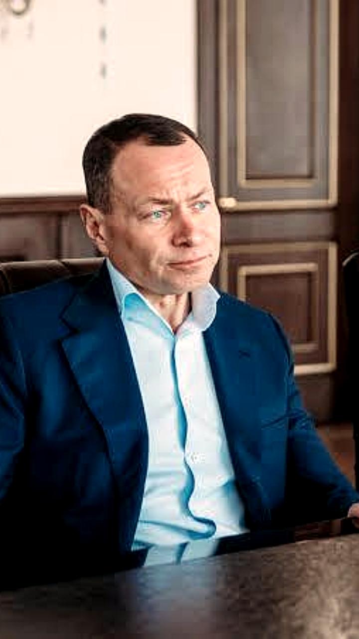 Экс-мэр Владивостока Владимир Николаев и его семья подают в суд на снятие ареста с имущества