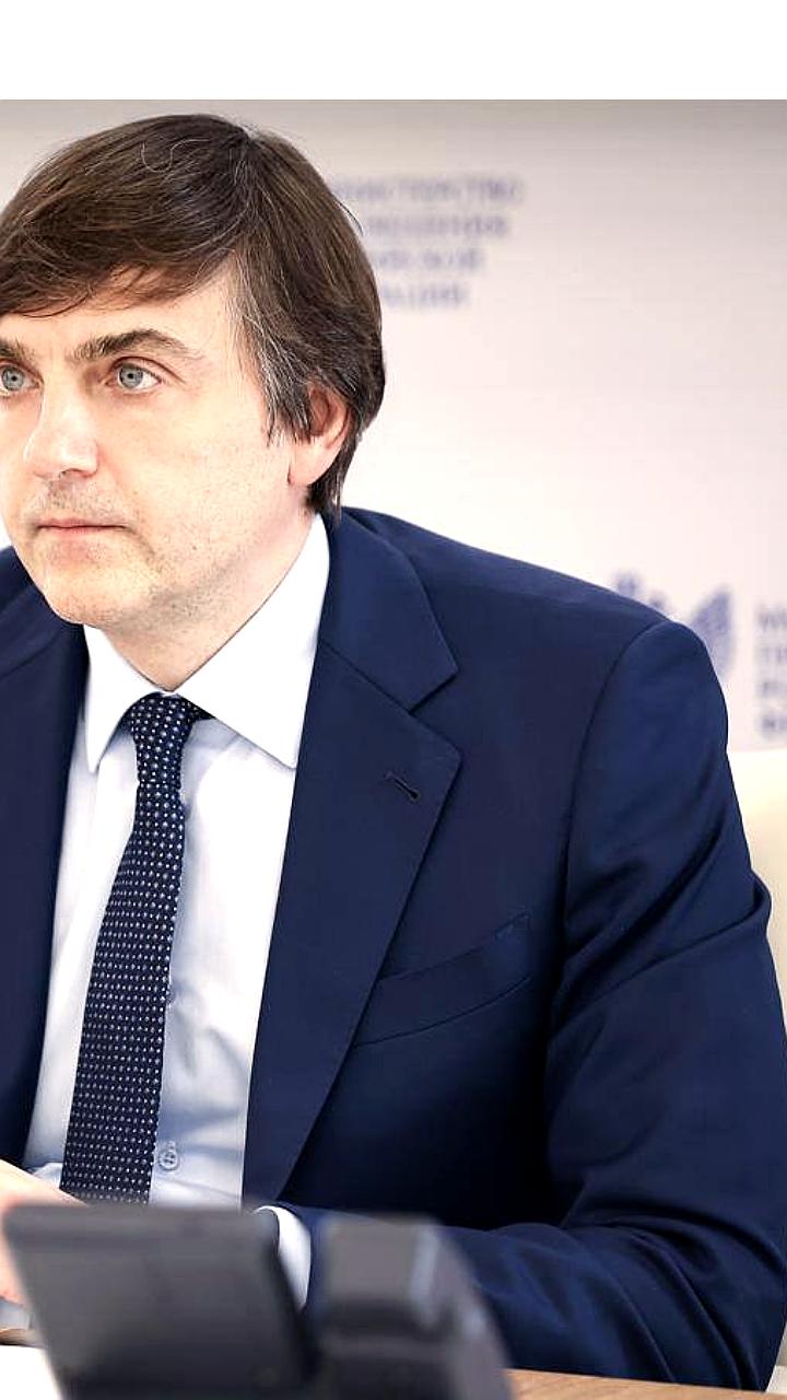 Сергей Кравцов обсудил с ВЭПС введение оценки поведения и единое расписание уроков в школах