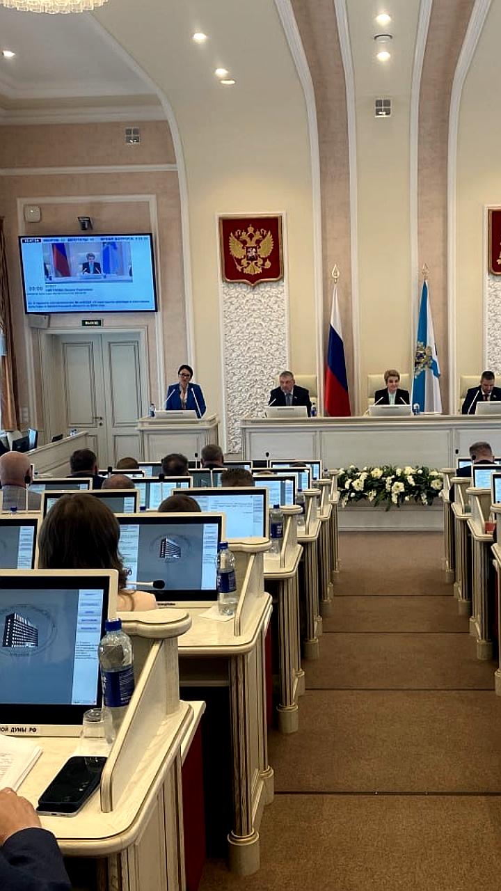 Завершение сессий парламентов Москвы и Кыргызстана: планы на осень и каникулы