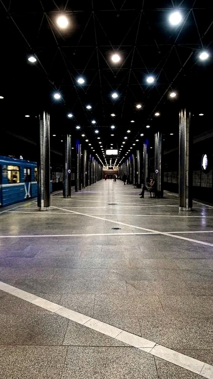 Новые электрички и продленное метро: Красноярск и Новосибирск готовятся к праздникам