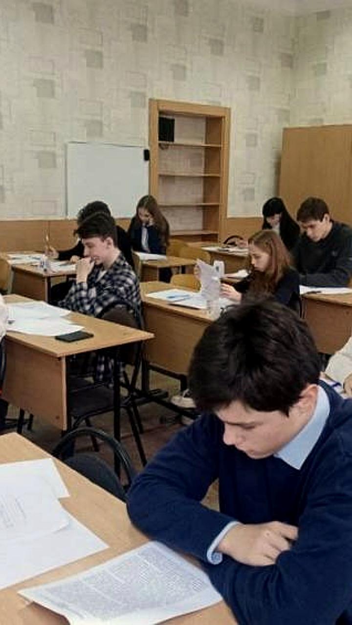 Выпускники из Барнаула и ДНР достигли рекордных результатов на ЕГЭ
