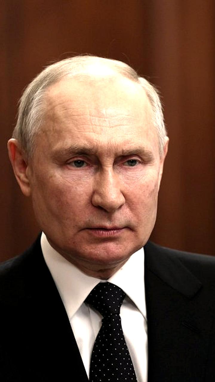 Путин отметил достижения пермячек и коллектива вуза