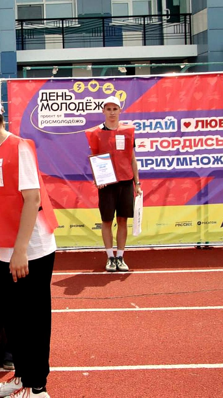 Дмитрий Медведев поблагодарил волонтеров за вклад в гуманитарную миссию в Курской области
