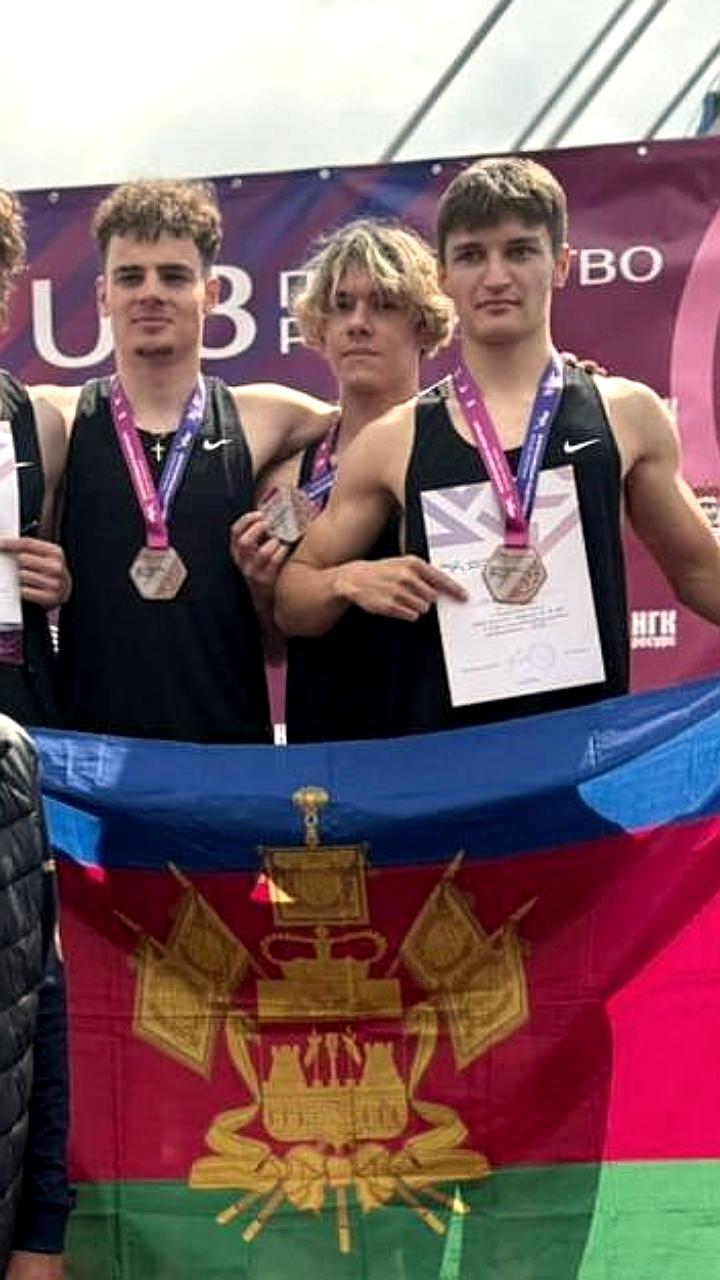 Спортсмены из России добиваются успеха на соревнованиях по легкой атлетике
