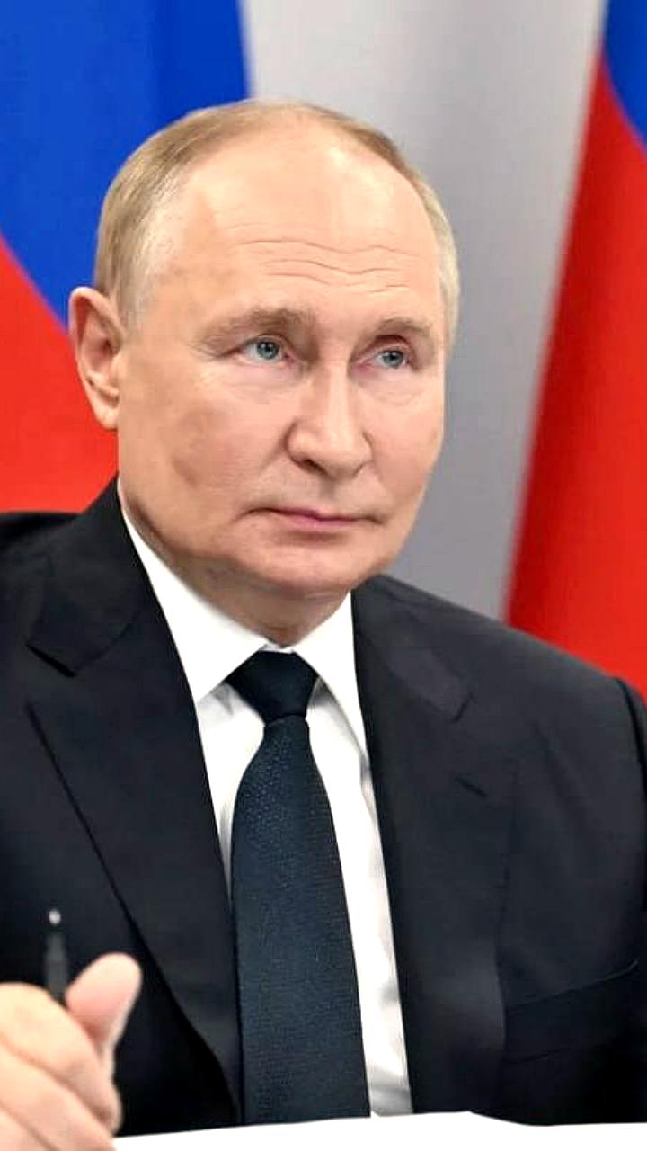 Путин обозначил приоритеты в развитии атомного ледокольного флота для навигации по Северному морскому пути