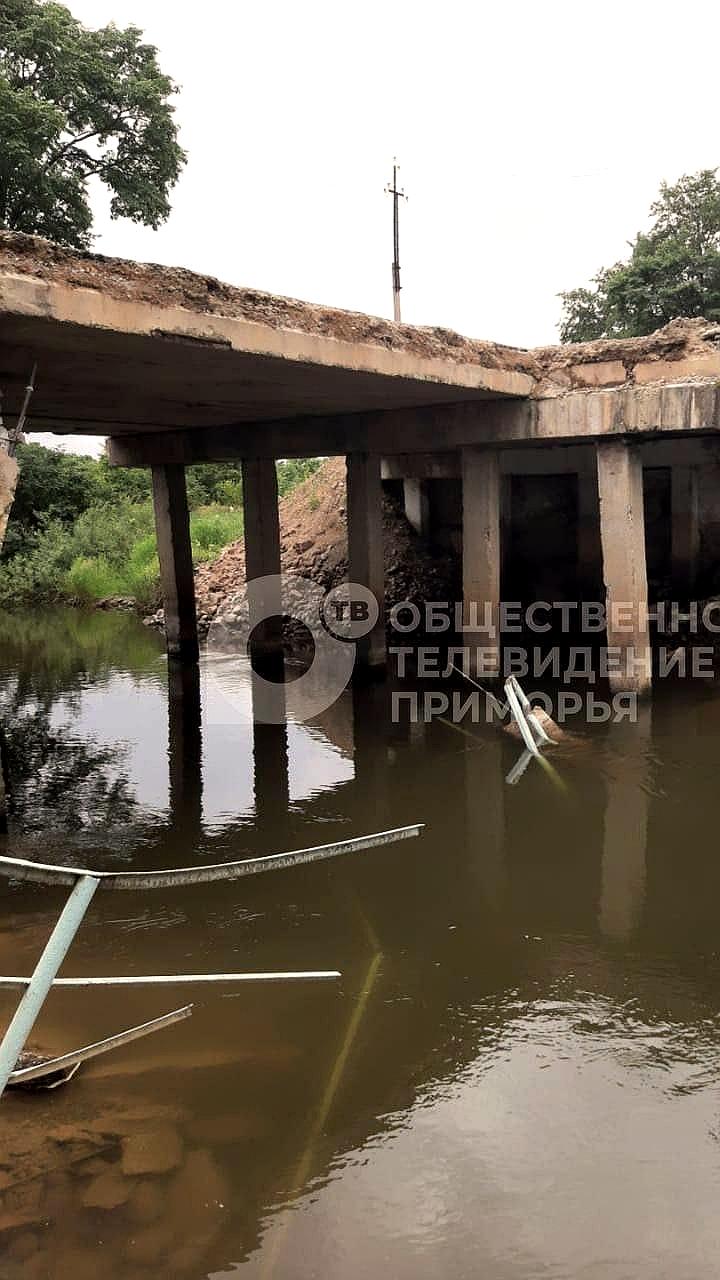 В Пермском округе ограничен проезд по мосту через реку Луговая из-за угрозы обрушения