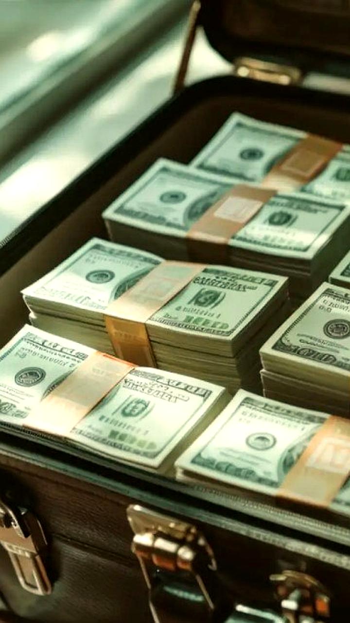 Индекс доллара США демонстрирует рекордное снижение за первое полугодие