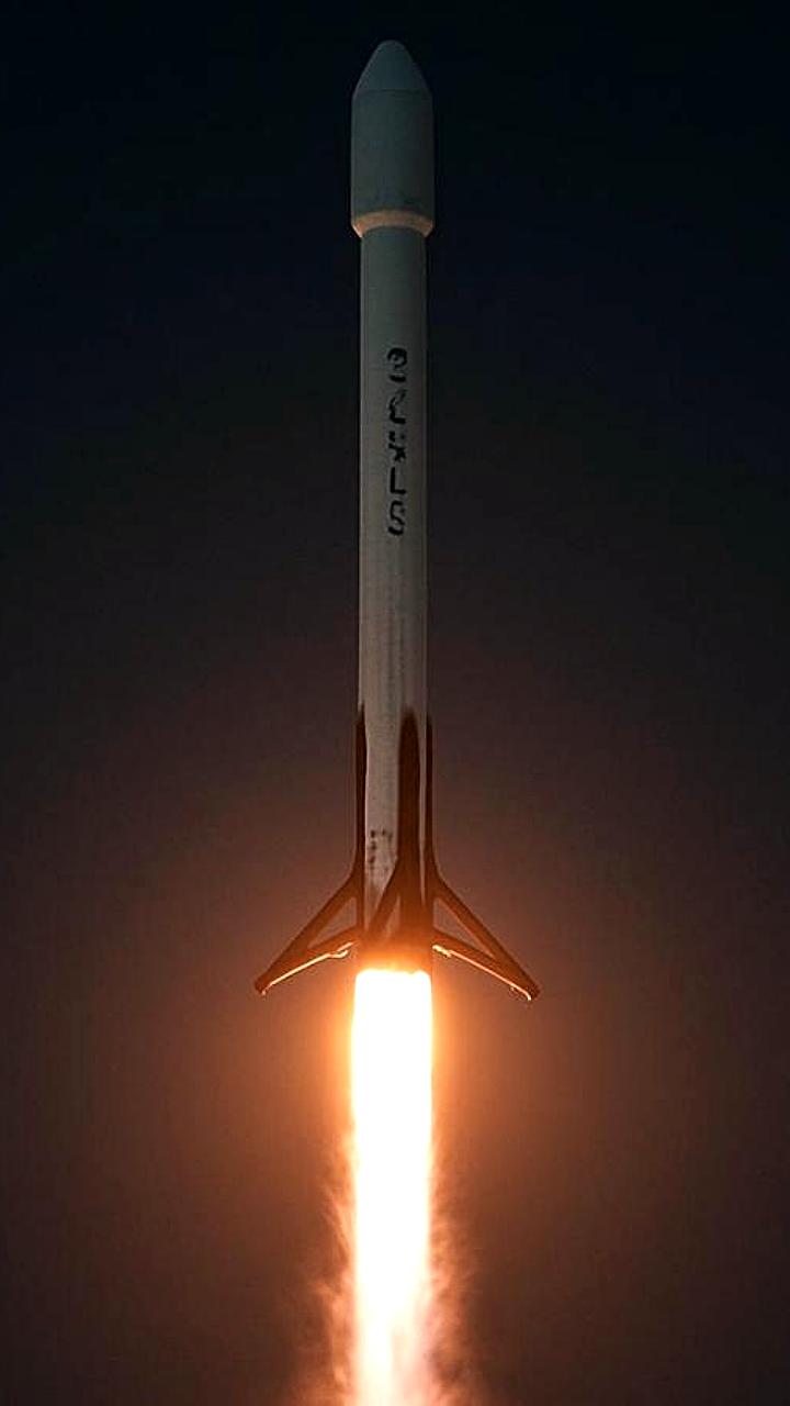 SpaceX и Space Forge запускают спутник для космического производства полупроводников