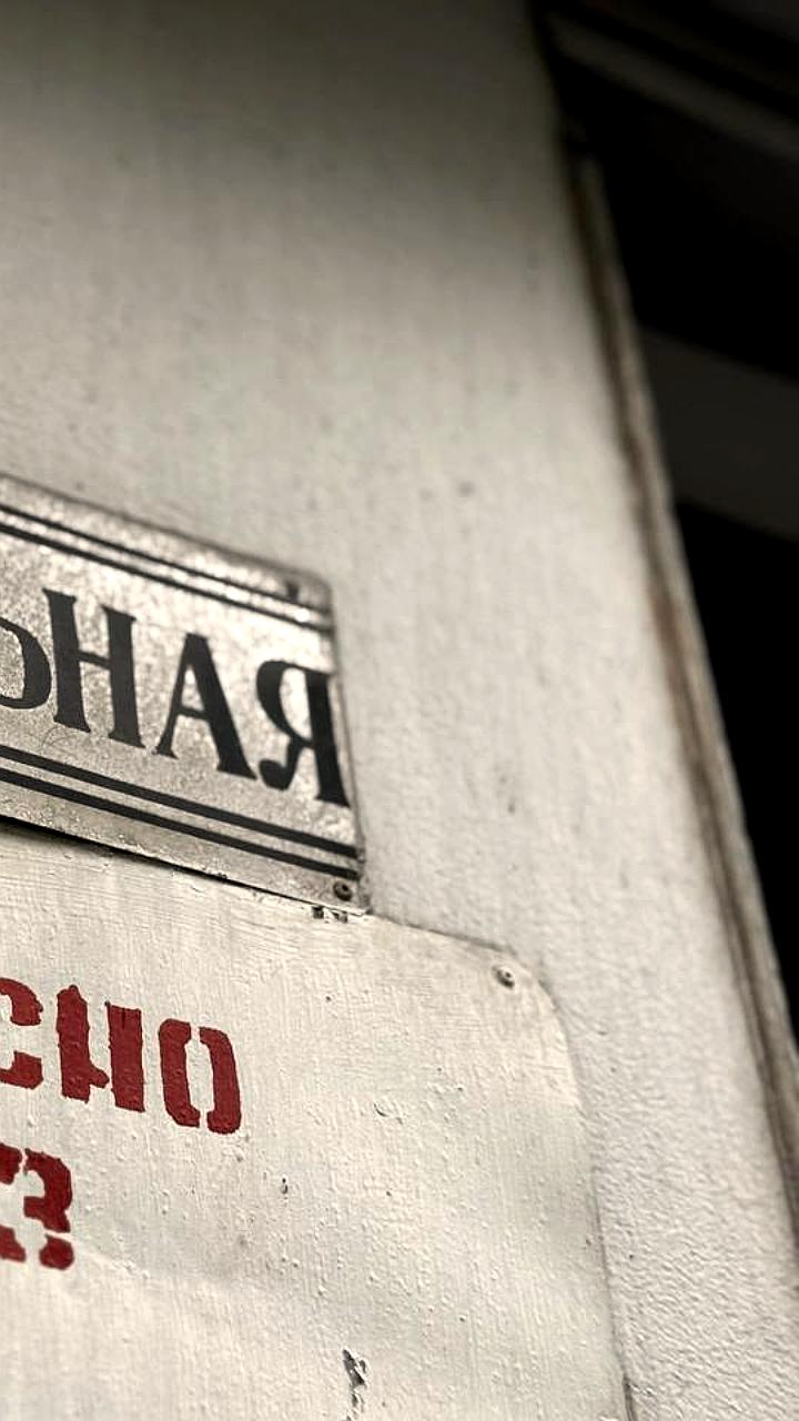 Подготовка к отопительному сезону: ремонт теплосетей в Омске и Череповце